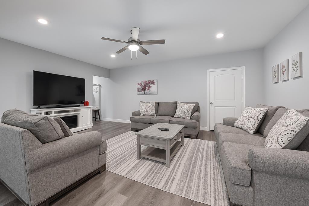 Ellijay, Georgia, 30540, United States, 4 Bedrooms Bedrooms, ,5 BathroomsBathrooms,Residential,Active,1913024