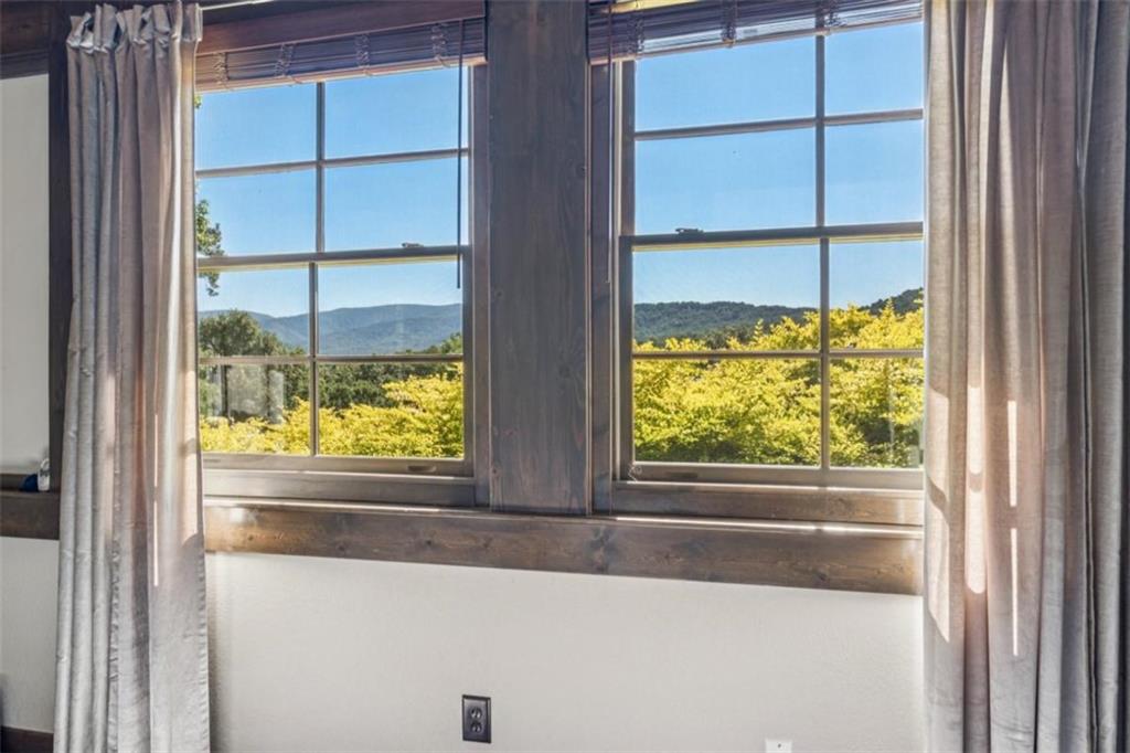 Ellijay, Georgia, 30536, United States, 3 Bedrooms Bedrooms, ,4 BathroomsBathrooms,Residential,Active,1929428