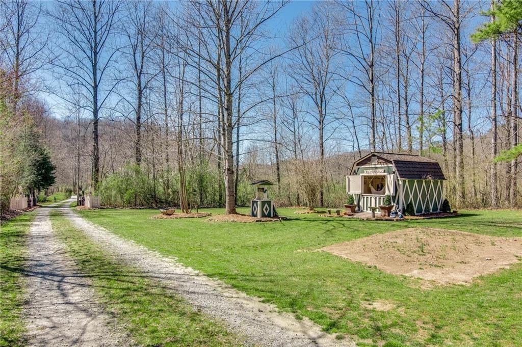 Ellijay, Georgia, 30540, United States, 4 Bedrooms Bedrooms, ,3 BathroomsBathrooms,Residential,Active,1968102
