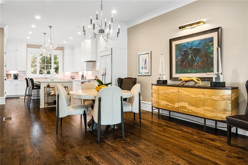 Atlanta, Georgia, 30319, United States, 3 Bedrooms Bedrooms, ,5 BathroomsBathrooms,Residential,Active,1997564