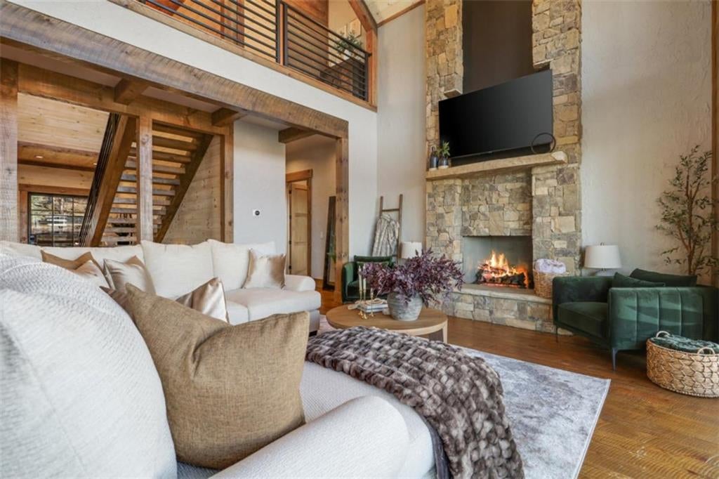 Mineral Bluff, Georgia, 30559, United States, 4 Bedrooms Bedrooms, ,4 BathroomsBathrooms,Residential,Active,2006866