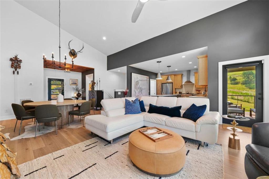 Morganton, Georgia, 30560, United States, 4 Bedrooms Bedrooms, ,4 BathroomsBathrooms,Residential,Active,2001047