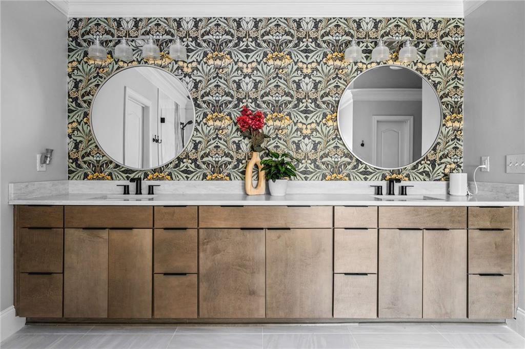 Flowery Branch, Georgia, 30542, United States, 6 Bedrooms Bedrooms, ,5 BathroomsBathrooms,Residential,Active,1971784