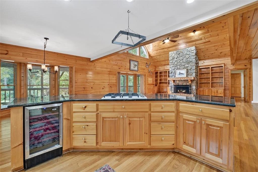 Ellijay, Georgia, 30536, United States, 3 Bedrooms Bedrooms, ,5 BathroomsBathrooms,Residential,Active,1933729