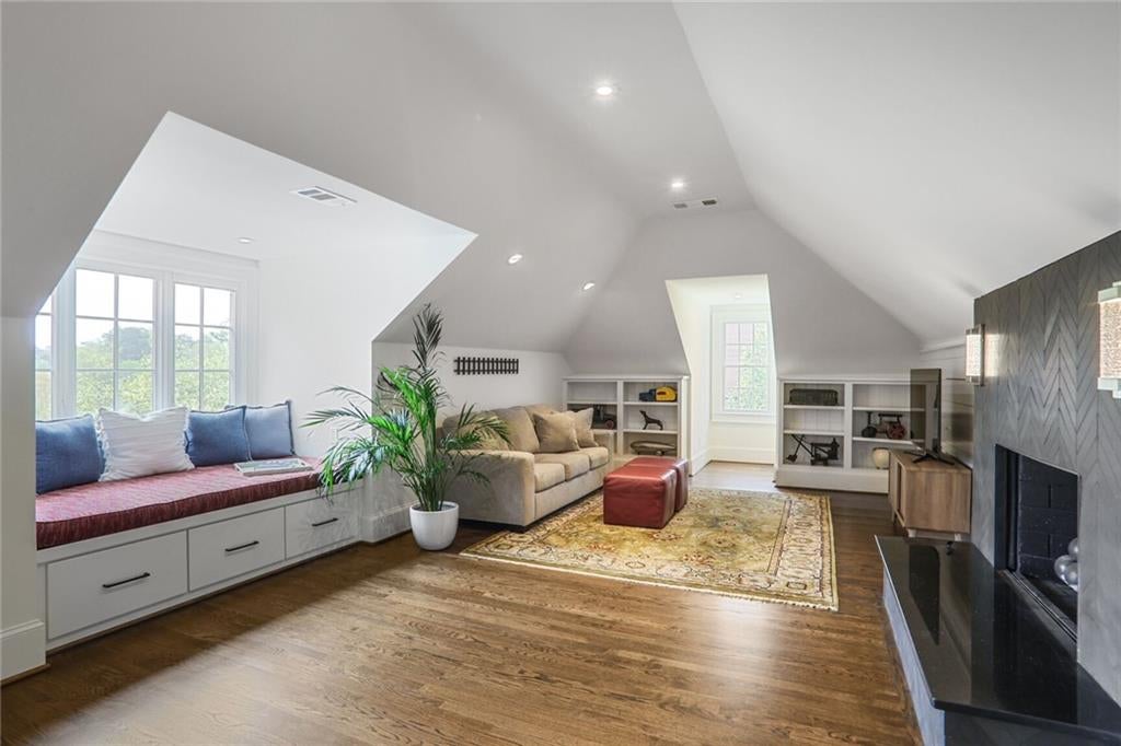 Atlanta, Georgia, 30309, United States, 6 Bedrooms Bedrooms, ,6 BathroomsBathrooms,Residential,Active,1756887