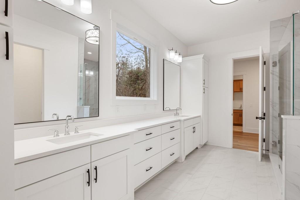 Gainesville, Georgia, 30506, United States, 4 Bedrooms Bedrooms, ,5 BathroomsBathrooms,Residential,Active,1993964