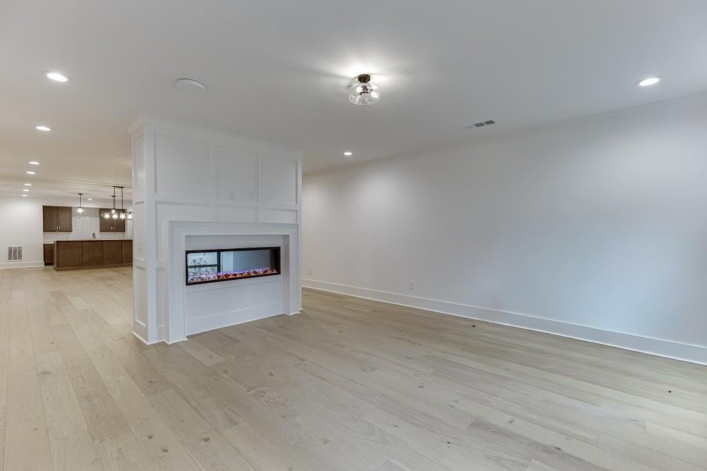 Flowery Branch, Georgia, 30542, United States, 4 Bedrooms Bedrooms, ,6 BathroomsBathrooms,Residential,Active,1999935