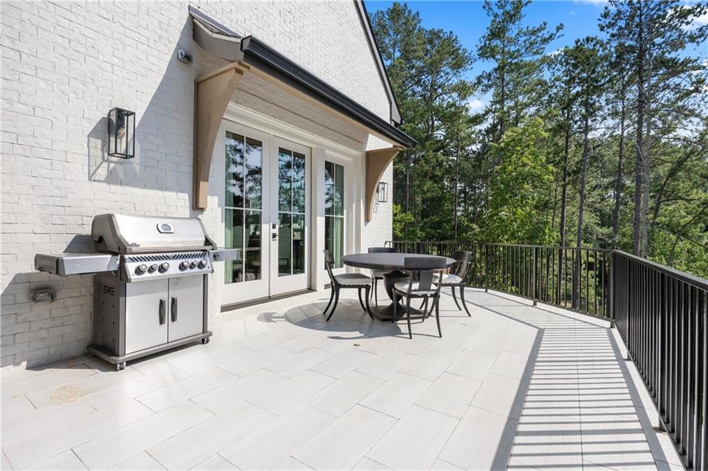 Alpharetta, Georgia, 30004, United States, 6 Bedrooms Bedrooms, ,8 BathroomsBathrooms,Residential,Active,1929413