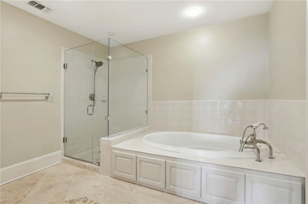 Atlanta, Georgia, 30339, United States, 2 Bedrooms Bedrooms, ,3 BathroomsBathrooms,Residential,Active,1919395