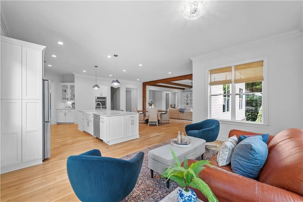 Milton, Georgia, 30004, United States, 5 Bedrooms Bedrooms, ,7 BathroomsBathrooms,Residential,Active,2011188