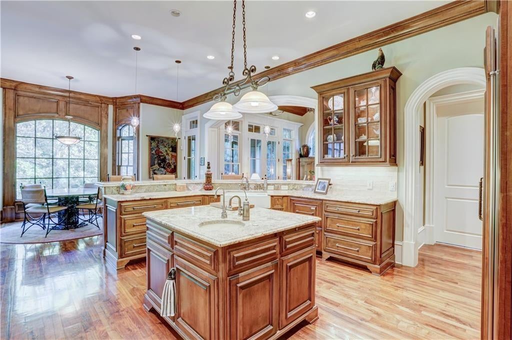 Atlanta, Georgia, 30339, United States, 5 Bedrooms Bedrooms, ,7 BathroomsBathrooms,Residential,Active,1936121