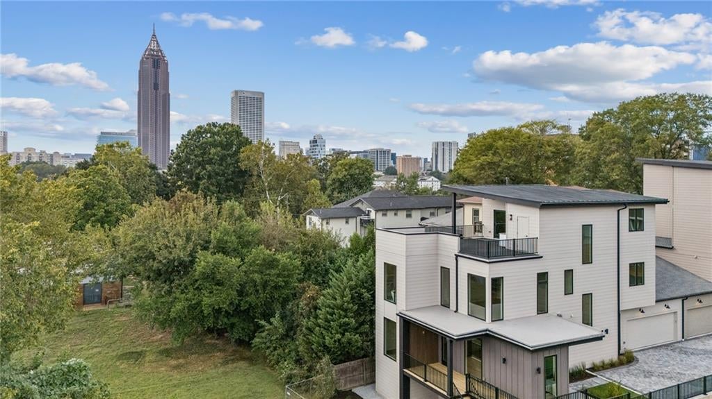 Atlanta, Georgia, 30308, United States, 4 Bedrooms Bedrooms, ,5 BathroomsBathrooms,Residential,Pending,1997548