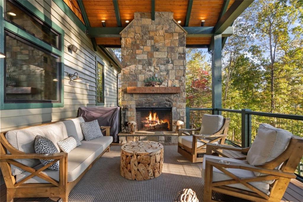 Ellijay, Georgia, 30536, United States, 3 Bedrooms Bedrooms, ,4 BathroomsBathrooms,Residential,Active,1968420