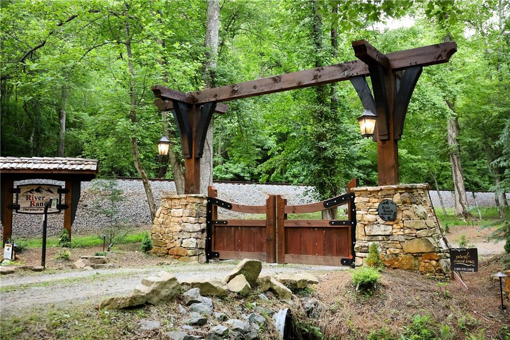 Blue Ridge, Georgia, 30513, United States, 4 Bedrooms Bedrooms, ,4 BathroomsBathrooms,Residential,Active,1909613