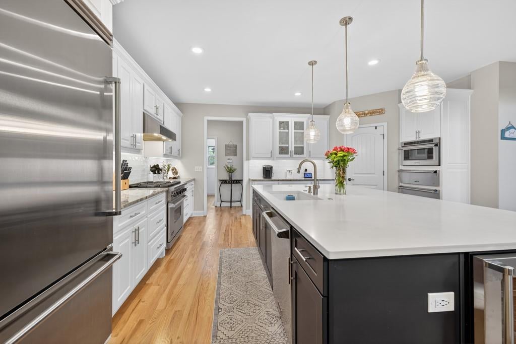 Flowery Branch, Georgia, 30542, United States, 6 Bedrooms Bedrooms, ,6 BathroomsBathrooms,Residential,Active,1897984