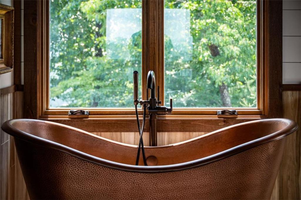 Blue Ridge, Georgia, 30513, United States, 4 Bedrooms Bedrooms, ,4 BathroomsBathrooms,Residential,Active,1908165