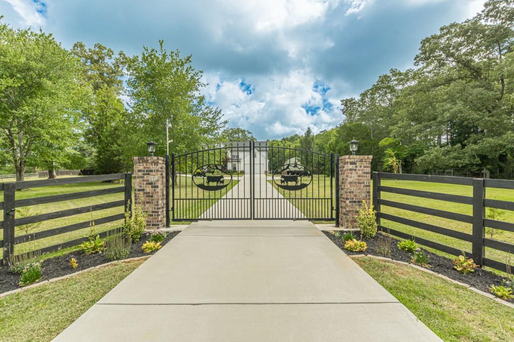 Douglasville, Georgia, 30134, United States, 4 Bedrooms Bedrooms, ,3 BathroomsBathrooms,Residential,Active,1888966