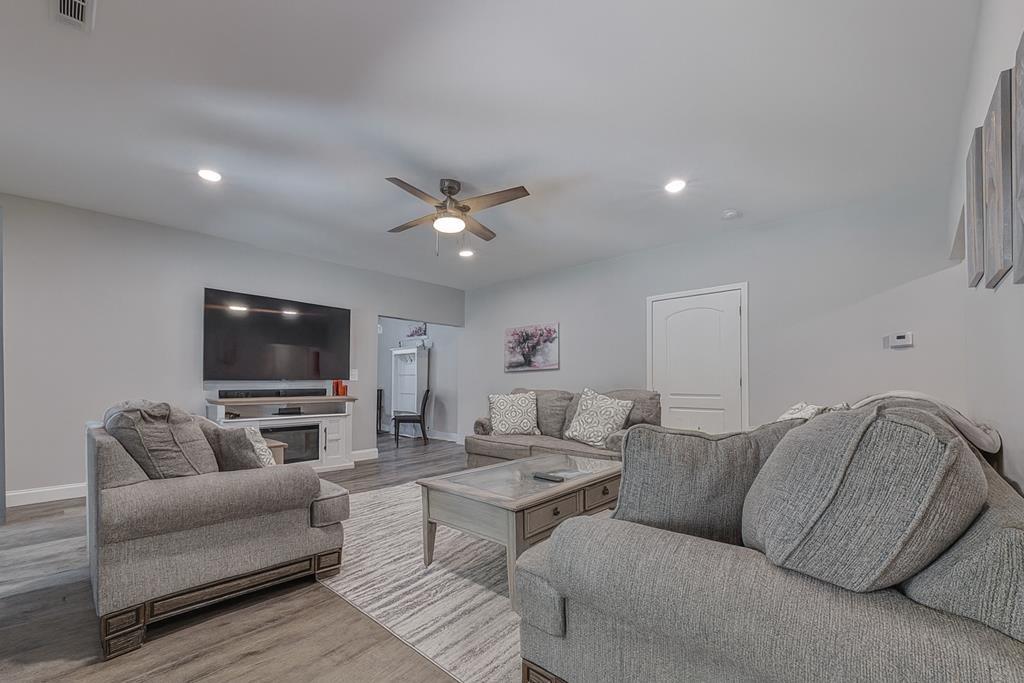 Ellijay, Georgia, 30540, United States, 4 Bedrooms Bedrooms, ,5 BathroomsBathrooms,Residential,Active,1913024