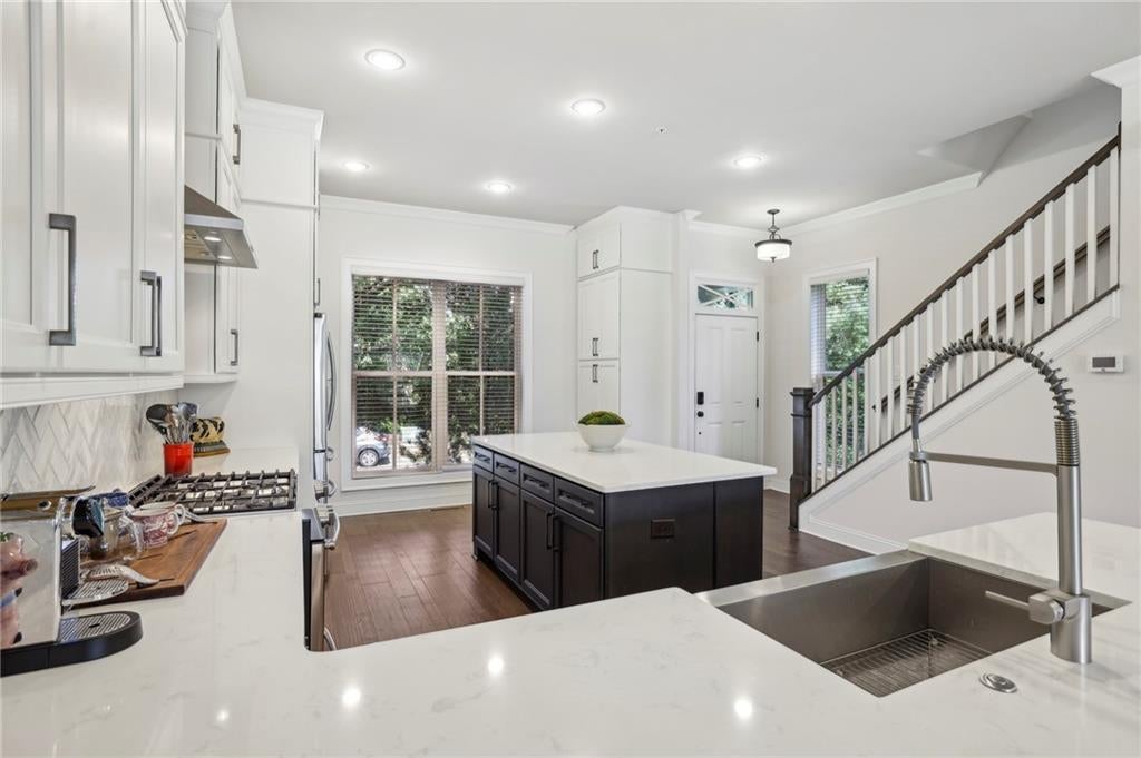 Alpharetta, Georgia, 30009, United States, 3 Bedrooms Bedrooms, ,4 BathroomsBathrooms,Residential,Active,1899879