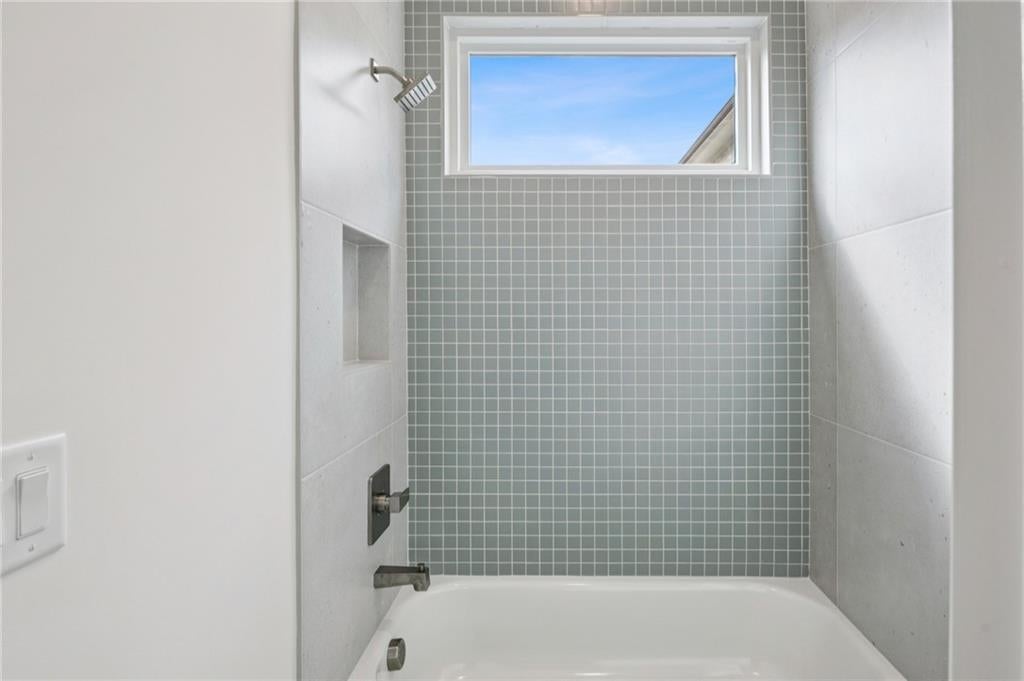 Atlanta, Georgia, 30308, United States, 4 Bedrooms Bedrooms, ,5 BathroomsBathrooms,Residential,Pending,1997548