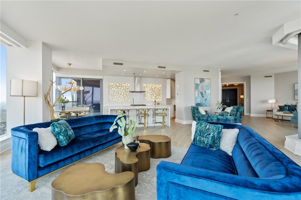 Atlanta, Georgia, 30326, United States, 2 Bedrooms Bedrooms, ,3 BathroomsBathrooms,Residential,Active,2014154