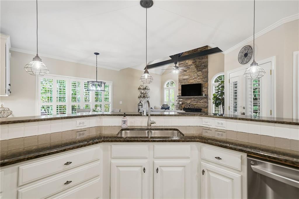 Canton, Georgia, 30114, United States, 6 Bedrooms Bedrooms, ,5 BathroomsBathrooms,Residential,Active,1972202