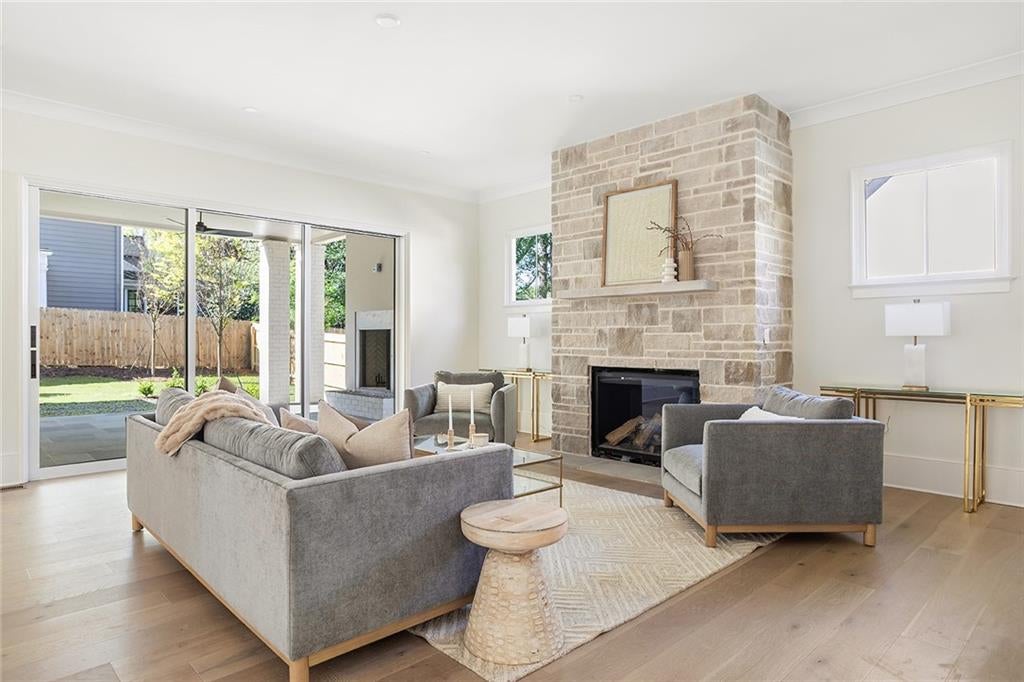 Atlanta, Georgia, 30309, United States, 4 Bedrooms Bedrooms, ,4 BathroomsBathrooms,Residential,Active,1997585