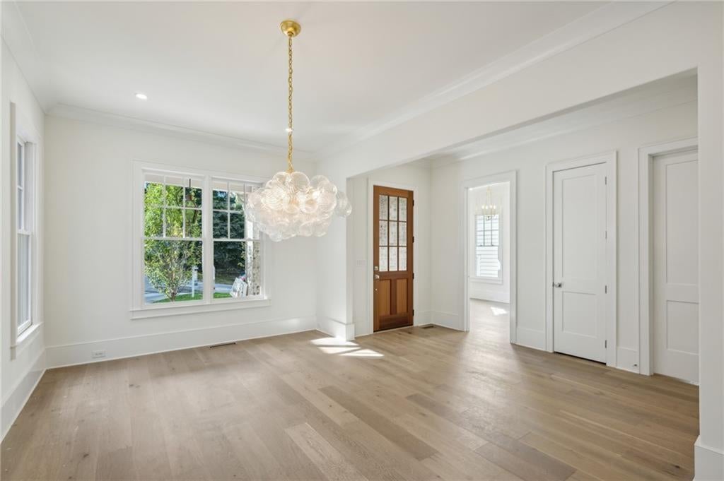 Atlanta, Georgia, 30305, United States, 6 Bedrooms Bedrooms, ,5 BathroomsBathrooms,Residential,Active,1997589