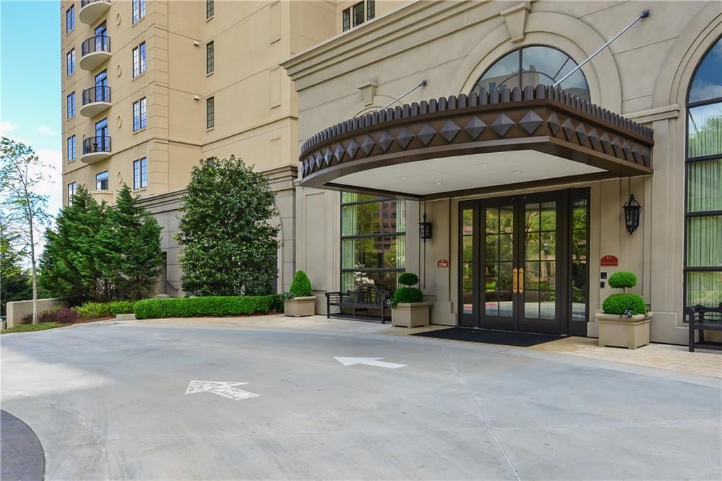 Atlanta, Georgia, 30339, United States, 2 Bedrooms Bedrooms, ,3 BathroomsBathrooms,Residential,Active,1919395