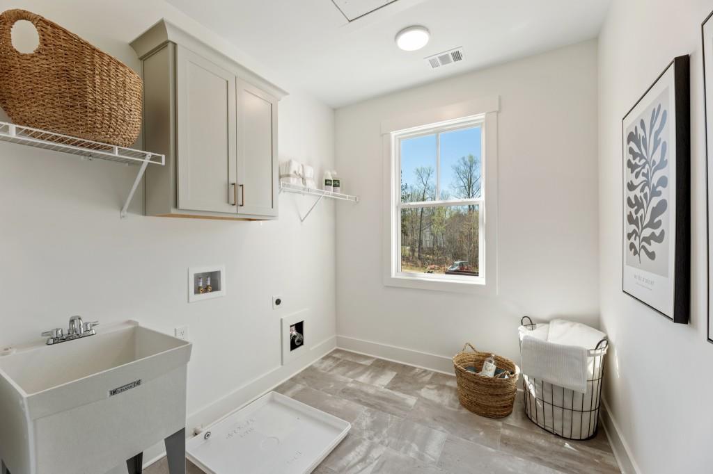 Cumming, Georgia, 30041, United States, 5 Bedrooms Bedrooms, ,5 BathroomsBathrooms,Residential,Active,1964465