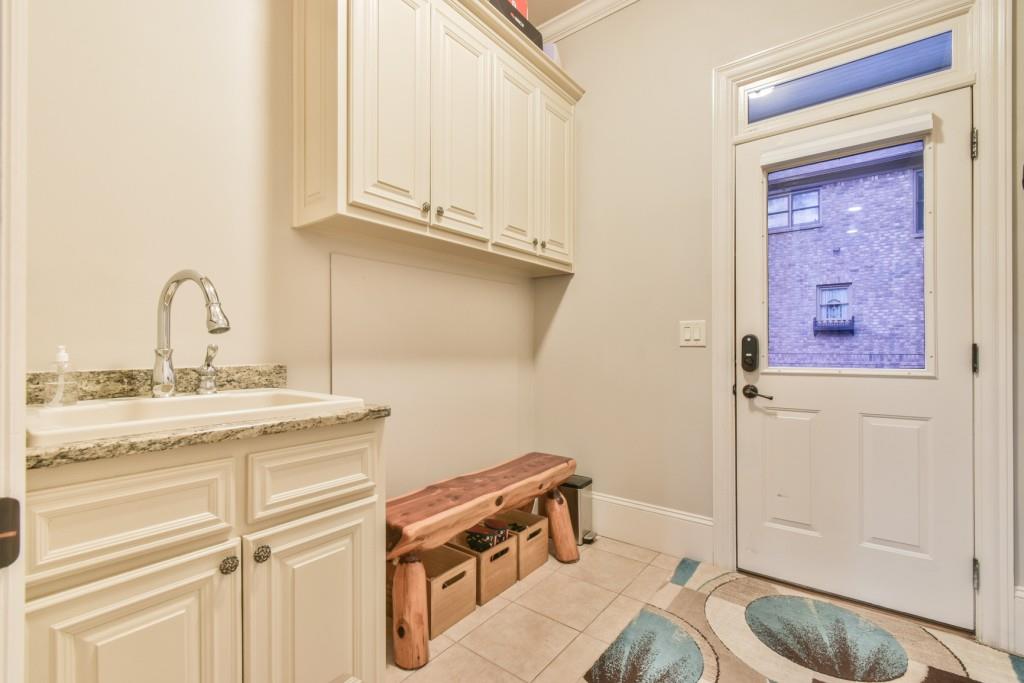 Hoschton, Georgia, 30548, United States, 5 Bedrooms Bedrooms, ,6 BathroomsBathrooms,Residential,Active,2011432