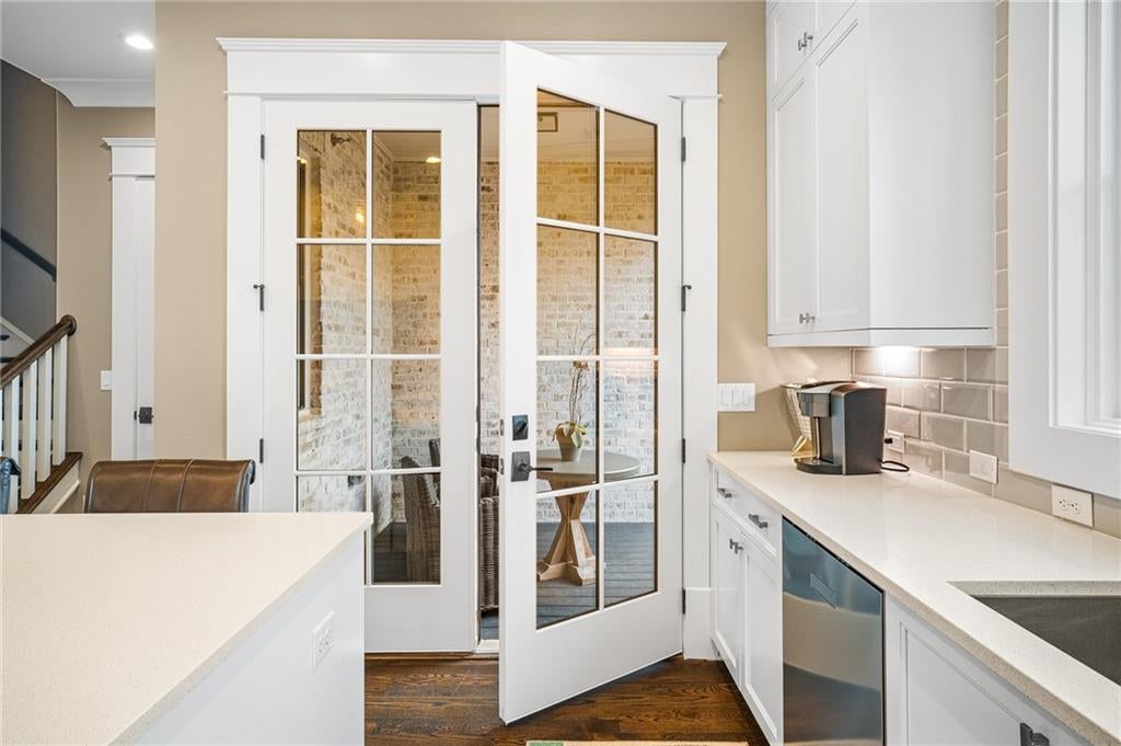 Atlanta, Georgia, 30319, United States, 3 Bedrooms Bedrooms, ,5 BathroomsBathrooms,Residential,Active,1997564