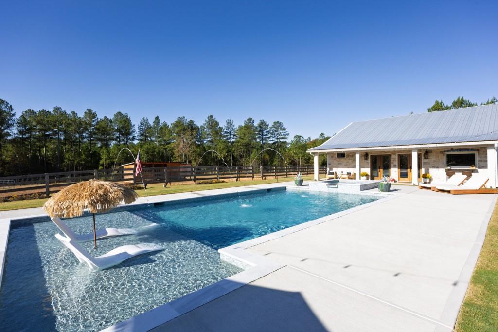 Rydal, Georgia, 30171, United States, 5 Bedrooms Bedrooms, ,5 BathroomsBathrooms,Residential,Active,1987269