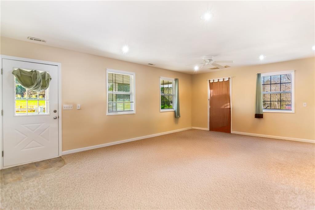 Blairsville, Georgia, 30512, United States, ,4 BathroomsBathrooms,Residential,Active,1702941