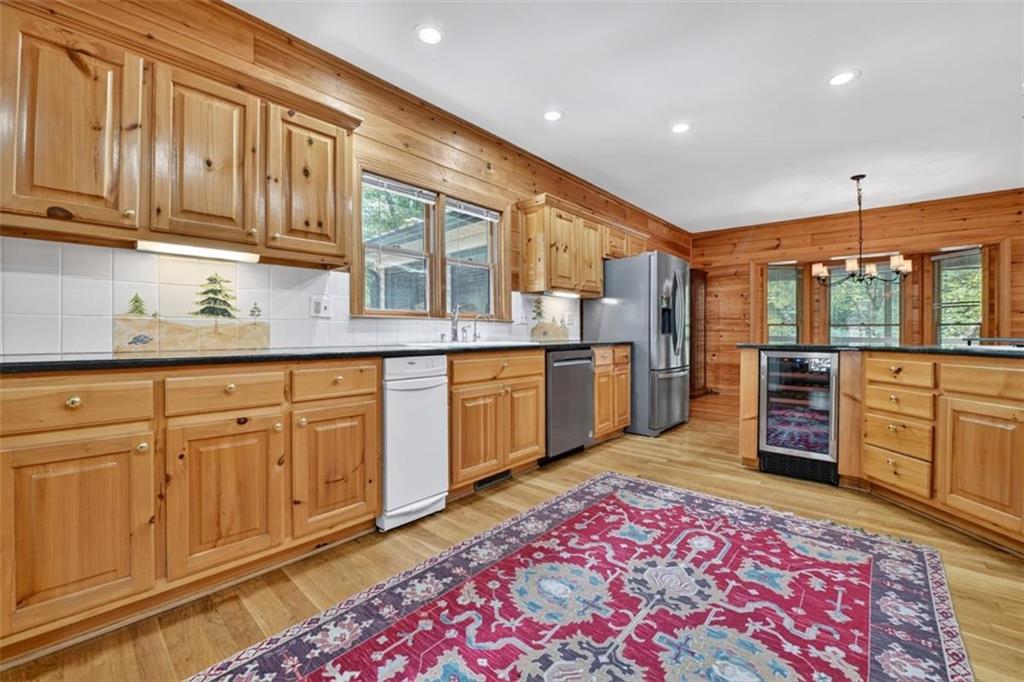 Ellijay, Georgia, 30536, United States, 3 Bedrooms Bedrooms, ,5 BathroomsBathrooms,Residential,Active,1933729