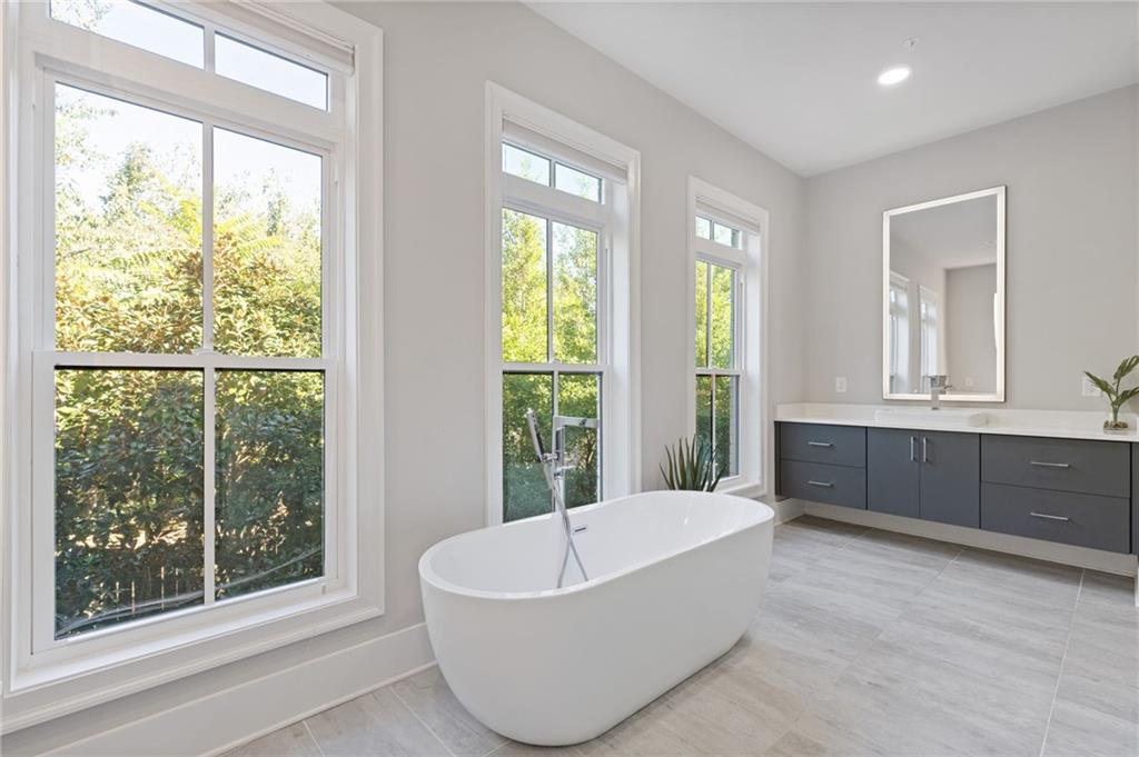 Atlanta, Georgia, 30308, United States, 3 Bedrooms Bedrooms, ,4 BathroomsBathrooms,Residential,Active,1969688