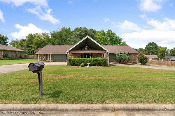 10704 HUNTERS POINT RD, FORT SMITH, AR 72903 - Image 1