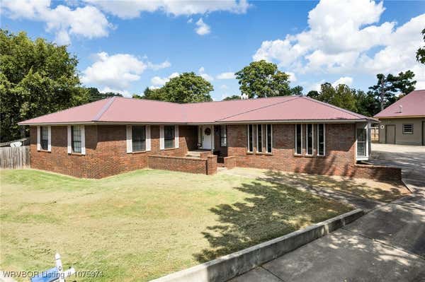 104 CHANTILLY ST, POTEAU, OK 74953 - Image 1