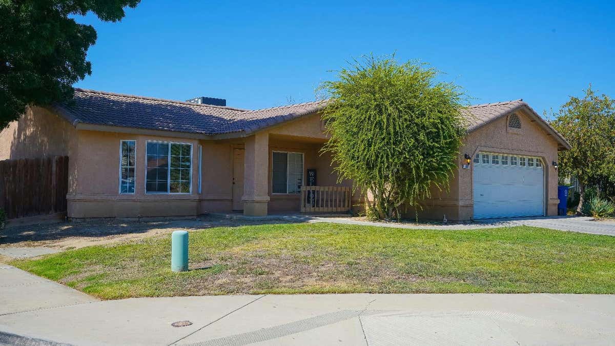 115 BOARDAGARY LN, COALINGA, CA 93210, photo 1 of 15