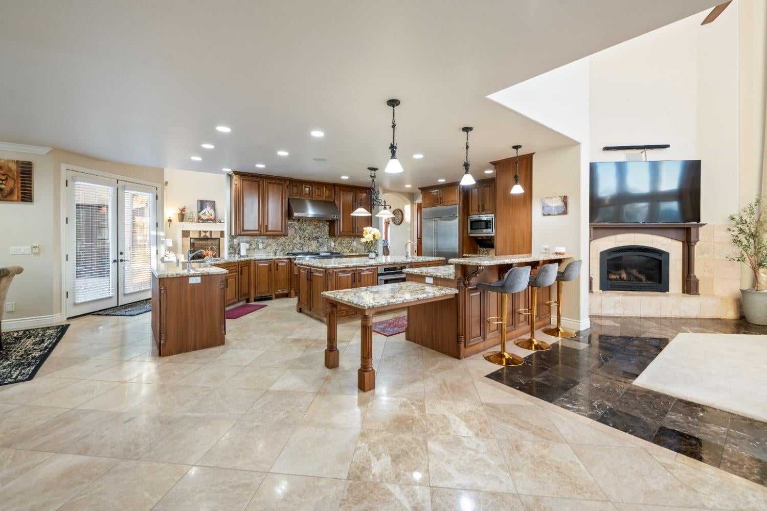 Friant, California, 93626, United States, 7 Bedrooms Bedrooms, ,7 BathroomsBathrooms,Residential,Active,1952490