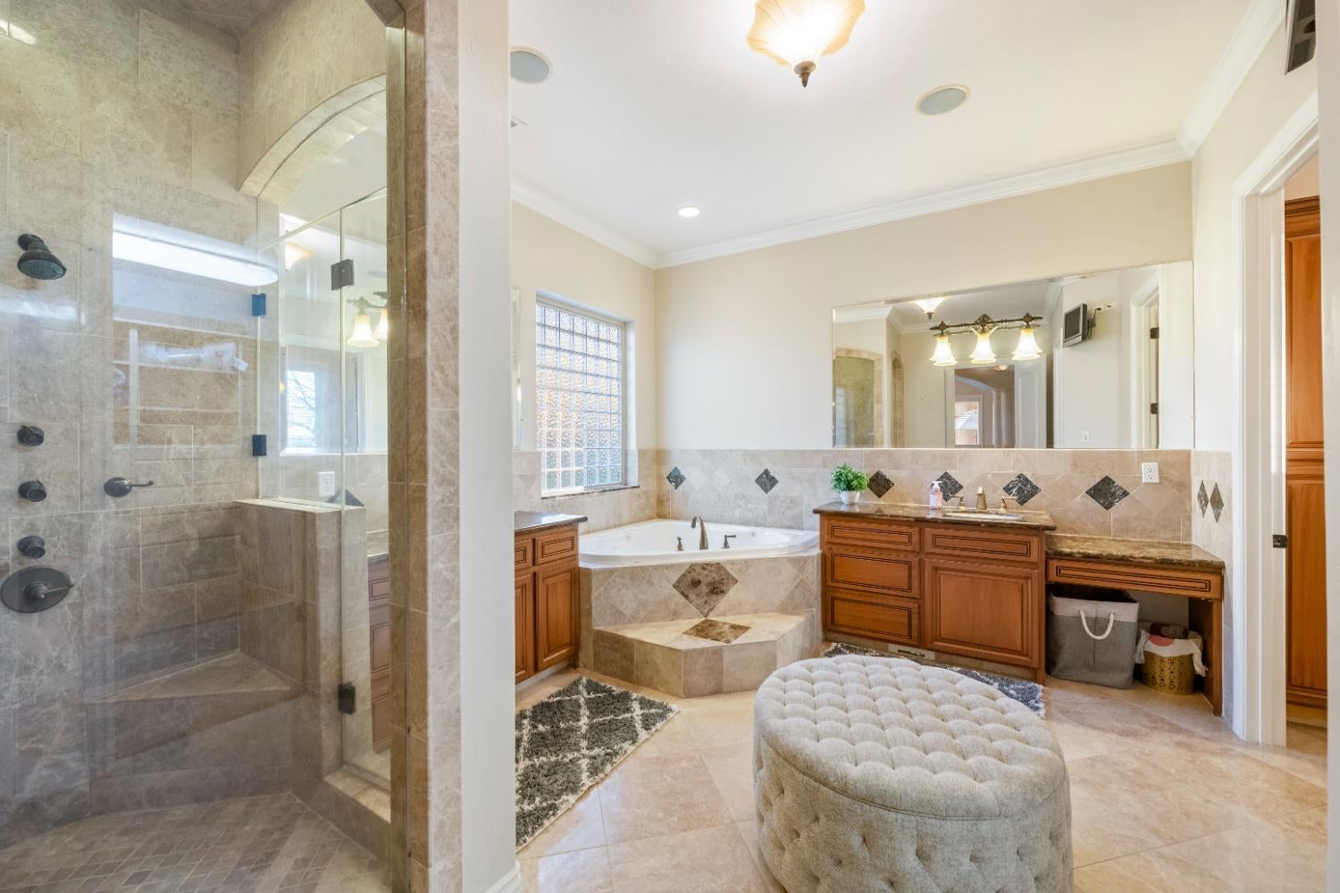 Friant, California, 93626, United States, 7 Bedrooms Bedrooms, ,7 BathroomsBathrooms,Residential,Active,1952490