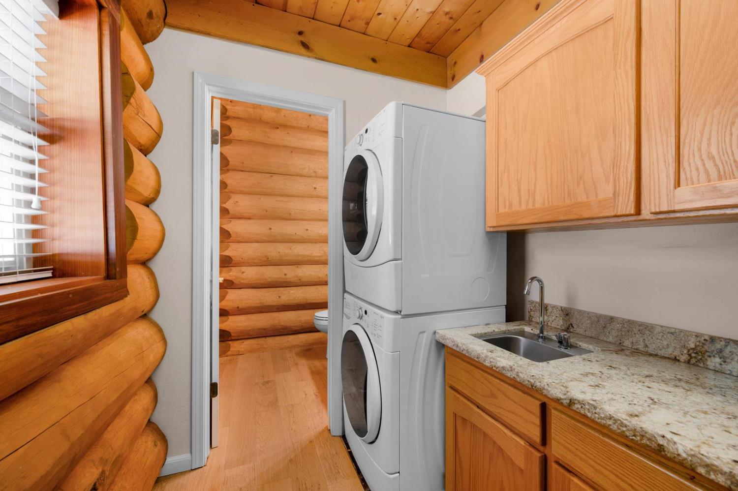 Lakeshore, California, 93634, United States, 3 Bedrooms Bedrooms, ,3 BathroomsBathrooms,Residential,Active,1844543