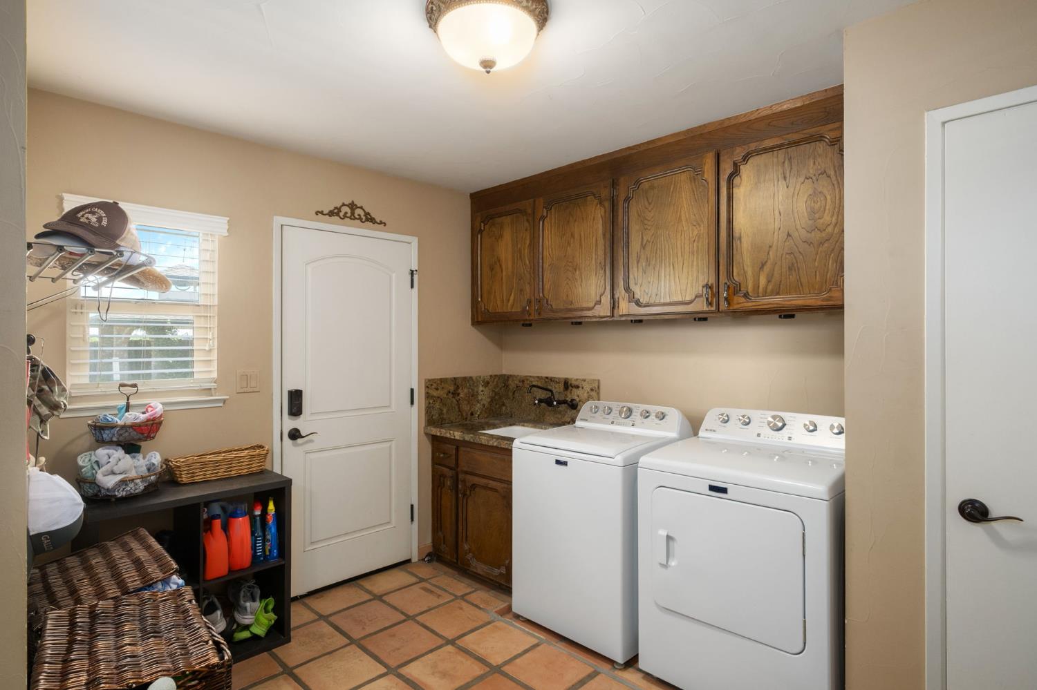 Selma, California, 93662, United States, 3 Bedrooms Bedrooms, ,3 BathroomsBathrooms,Residential,Active,2052138