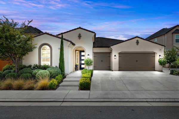 3254 QUINCY AVE, CLOVIS, CA 93619 - Image 1