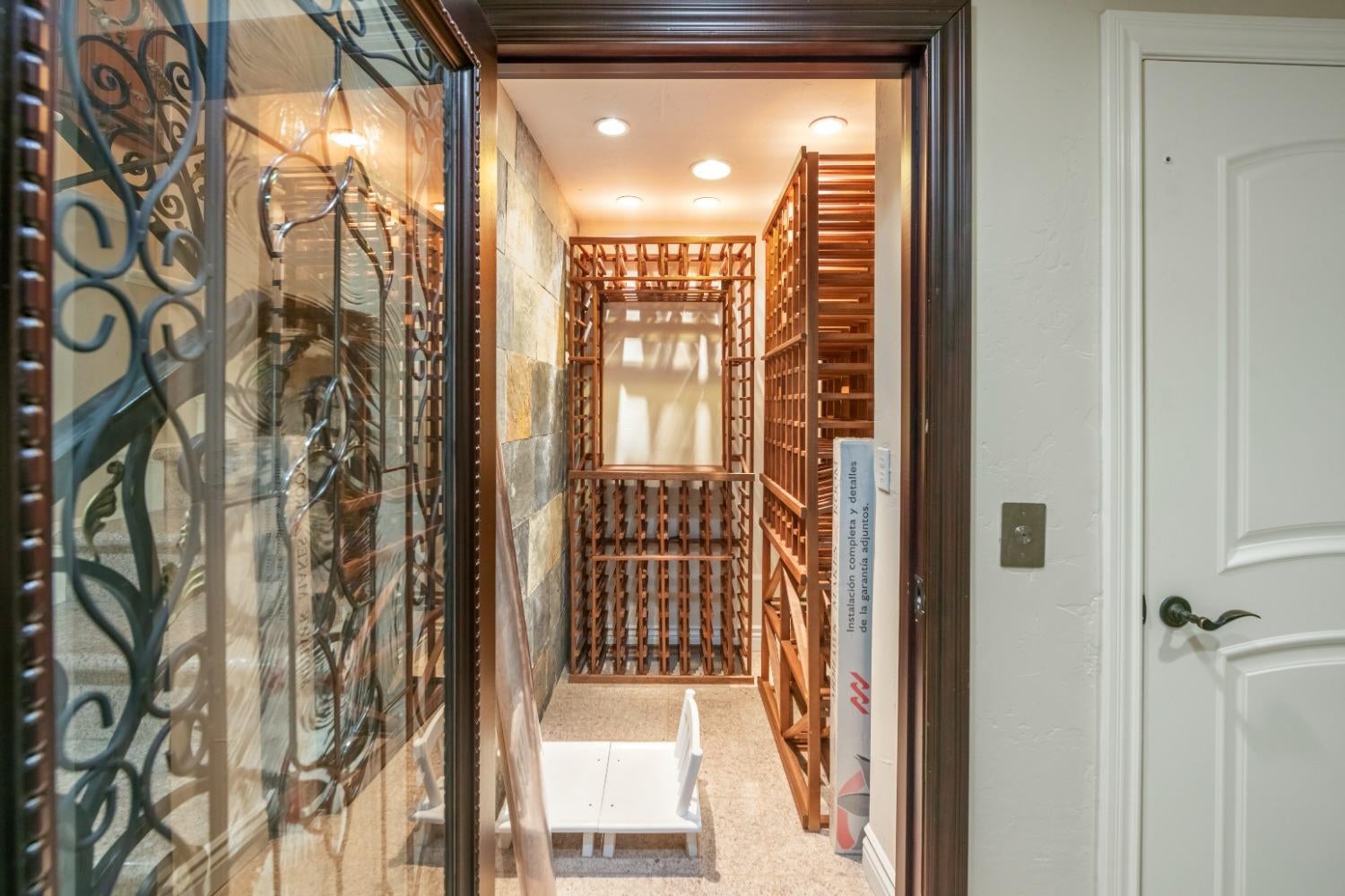 Friant, California, 93626, United States, 7 Bedrooms Bedrooms, ,7 BathroomsBathrooms,Residential,Active,1952490