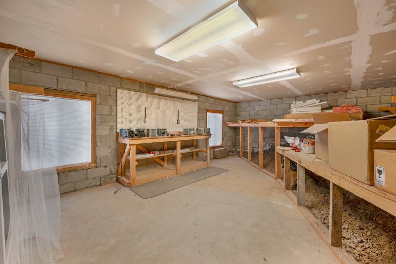 Lakeshore, California, 93634, United States, 3 Bedrooms Bedrooms, ,3 BathroomsBathrooms,Residential,Active,1844543