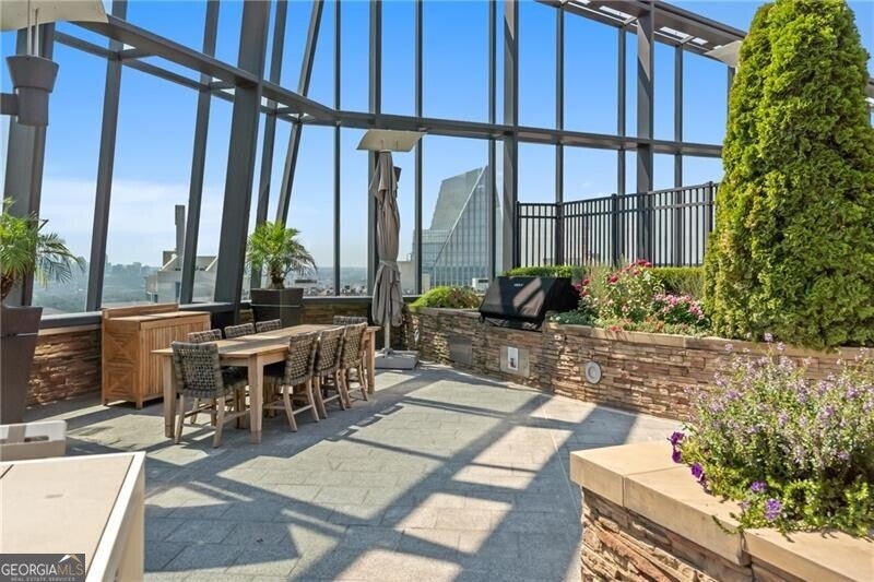 Atlanta, Georgia, 30326, United States, 2 Bedrooms Bedrooms, ,3 BathroomsBathrooms,Residential,Active,2014954