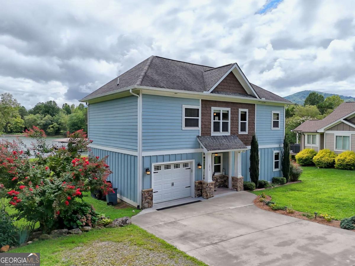 Hiawassee, Georgia, 30546, United States, 2 Bedrooms Bedrooms, ,3 BathroomsBathrooms,Residential,Active,1914779