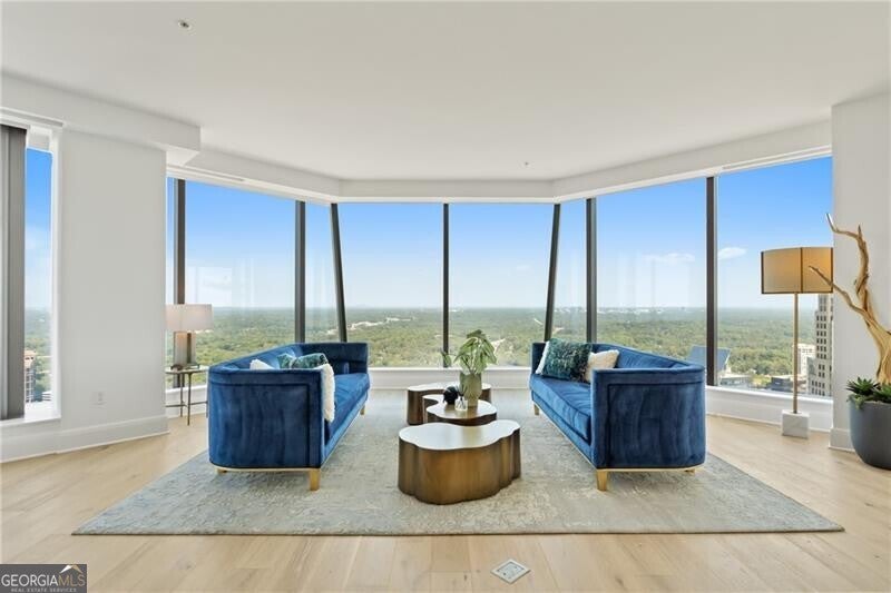 Atlanta, Georgia, 30326, United States, 2 Bedrooms Bedrooms, ,3 BathroomsBathrooms,Residential,Active,1945475