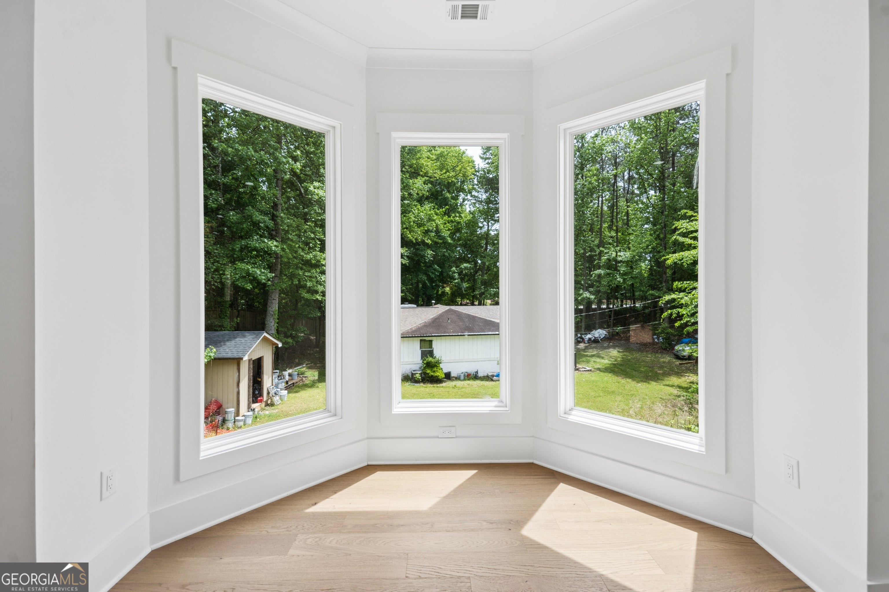 Alpharetta, Georgia, 30022, United States, 5 Bedrooms Bedrooms, ,4 BathroomsBathrooms,Residential,Active,2044146